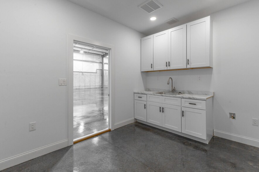 More Photos Of 3907 Caine Ln, Chattanooga Warehouse For Sale