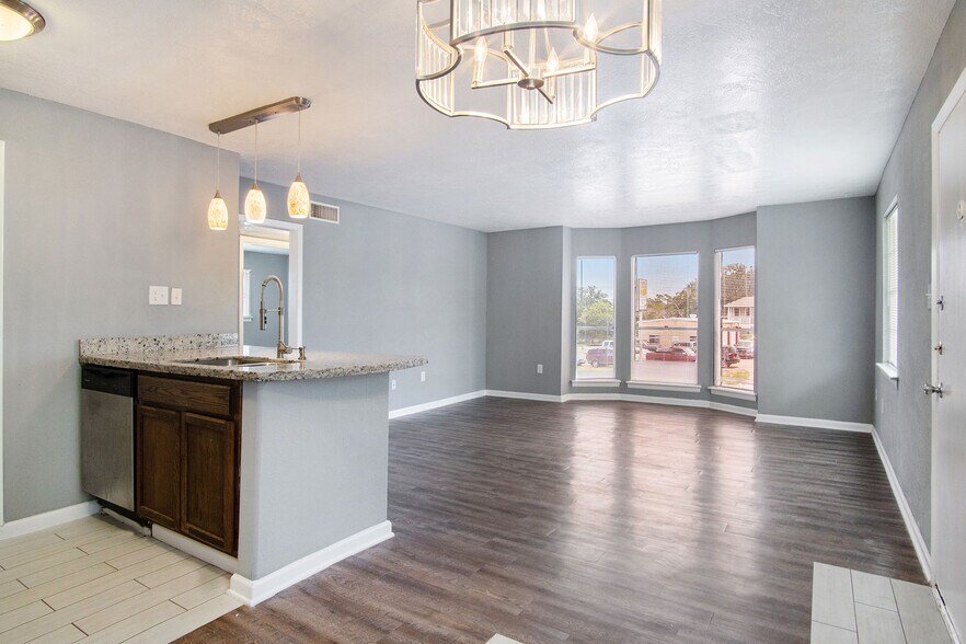 More Photos Of 3300 S College Ave, Bryan Apartments For Sale