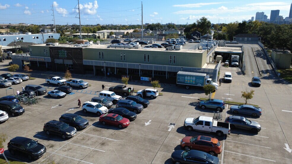 More Photos Of 300 N Broad St, New Orleans Supermarket For Lease