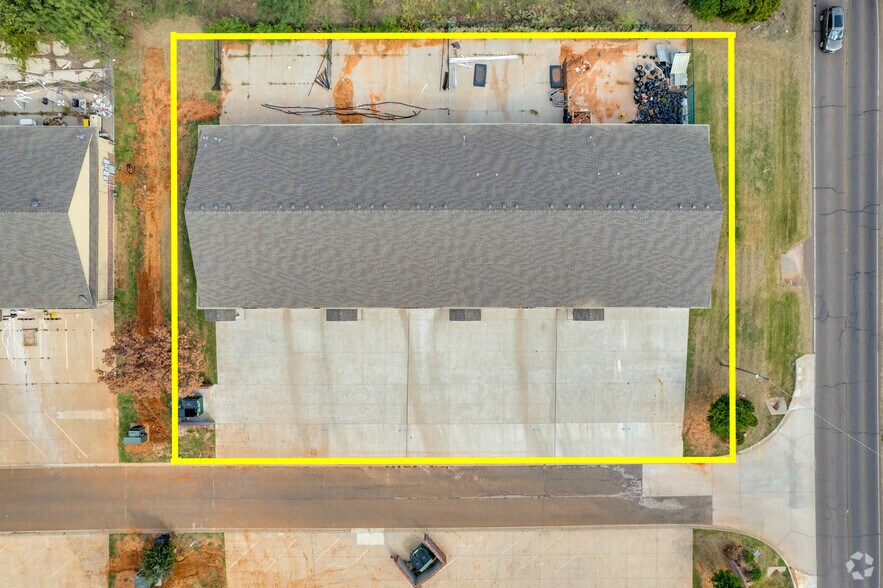 More Photos Of 6932 Highwater Cir, Edmond Light Distribution For Lease