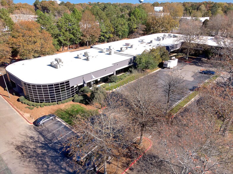 More Photos Of 7840 Roswell Rd, Sandy Springs Unknown For Lease