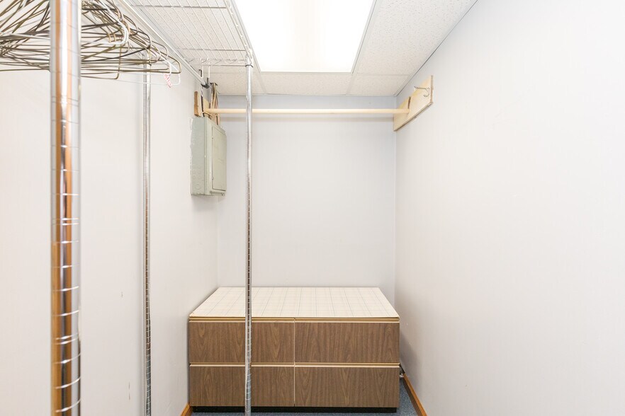 More Photos Of 131 Copenhaver St, Marion Shelter For Sale