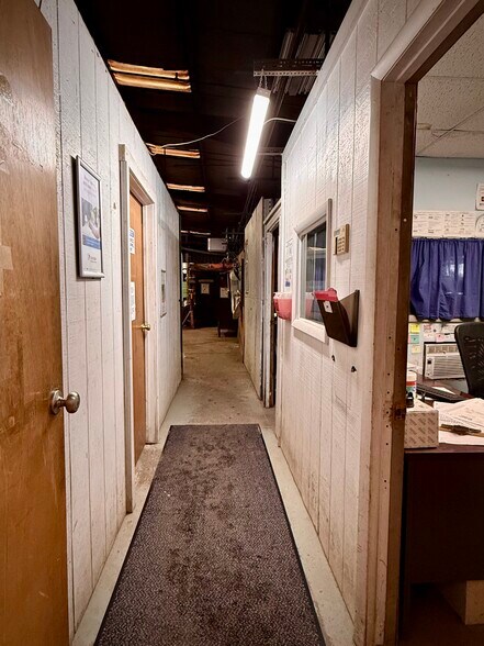 More Photos Of 21 Squires St, Cortland Warehouse For Lease