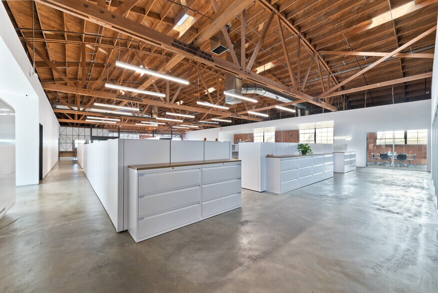 More Photos Of 12536 Chadron Ave, Hawthorne Light Distribution For Sale