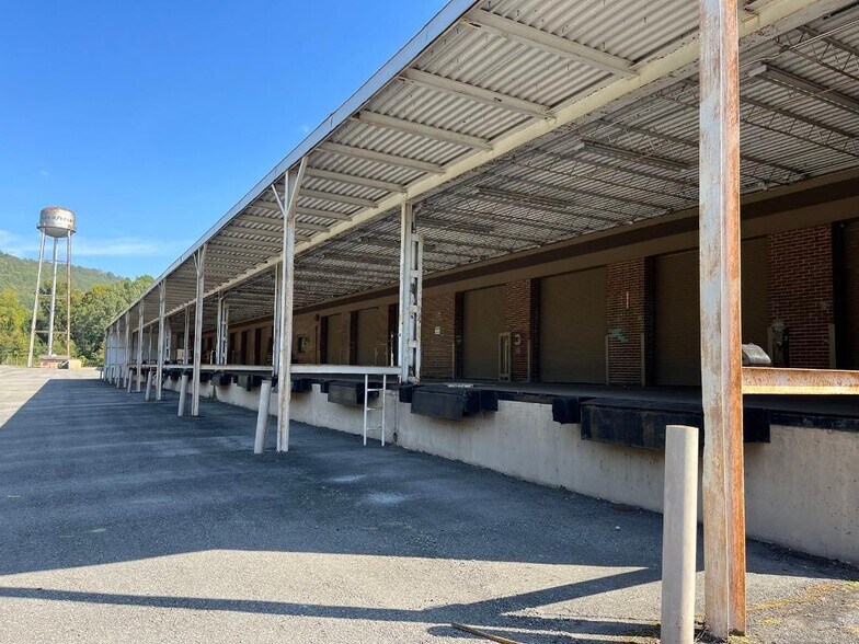 More Photos Of 601 Tuscaloosa Ave, Gadsden Warehouse For Lease