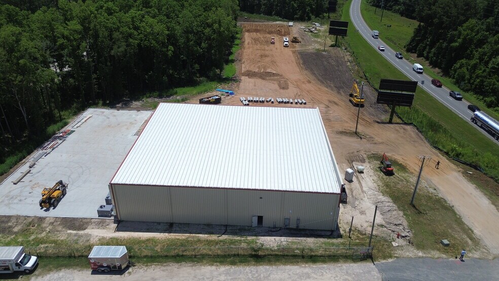 More Photos Of 205 – 215 Commercial Dr., Rincon Service For Lease