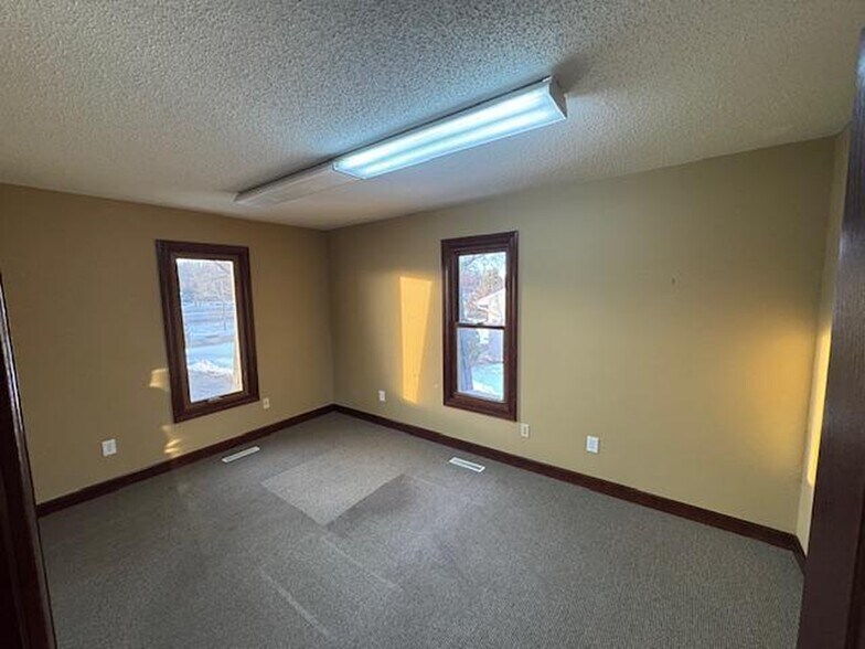 More Photos Of 8729 NE Central Ave, Blaine Office For Sale