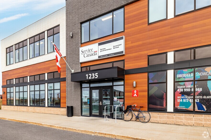 More Photos Of 1235 Rue Douglas, Saint-jean-sur-richelieu Office For Lease