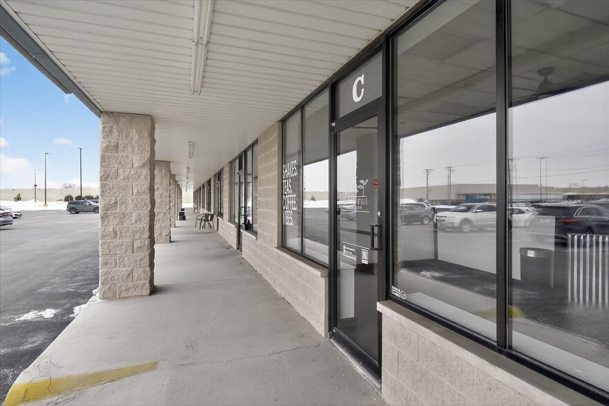 More Photos Of 1100 Croy Dr, Findlay Storefront Retail Office For Lease