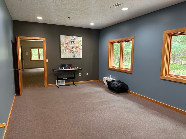 More Photos Of 1499 Business Park Dr, Traverse City Medical For Sale