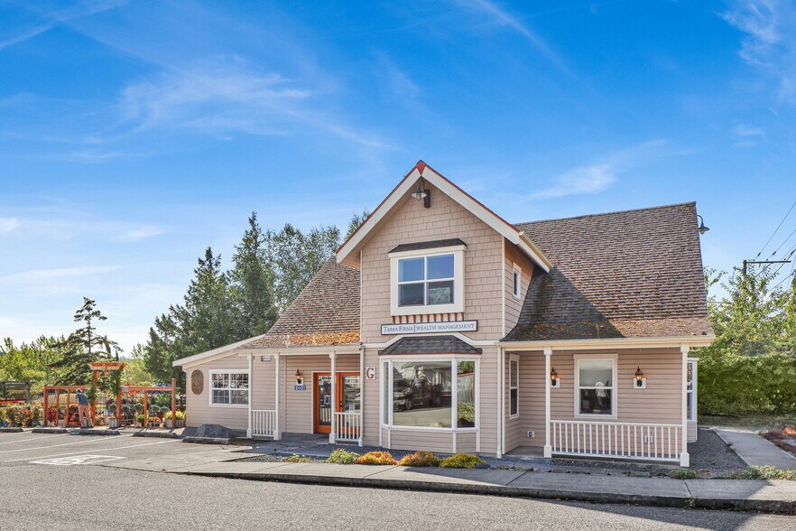 More Photos Of 107 S Main St, Coupeville Office For Sale