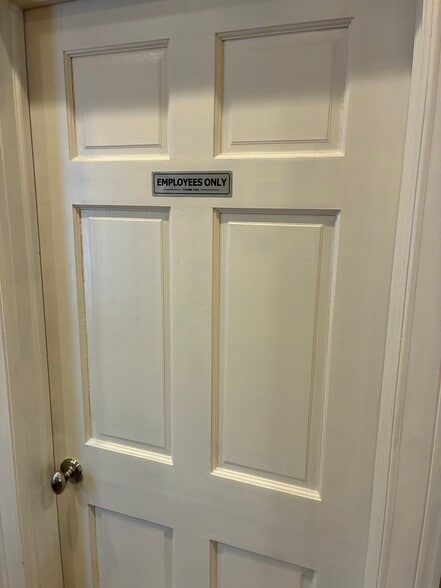 More Photos Of 1011 Hoosick Rd, Troy Storefront Retail Residential For Sale