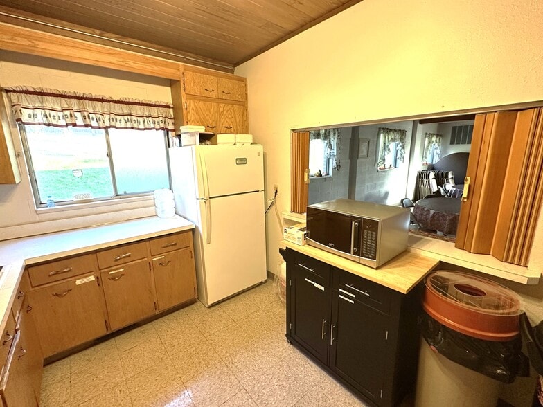 More Photos Of 6103 Forest Hills Rd, Rockford Specialty For Sale