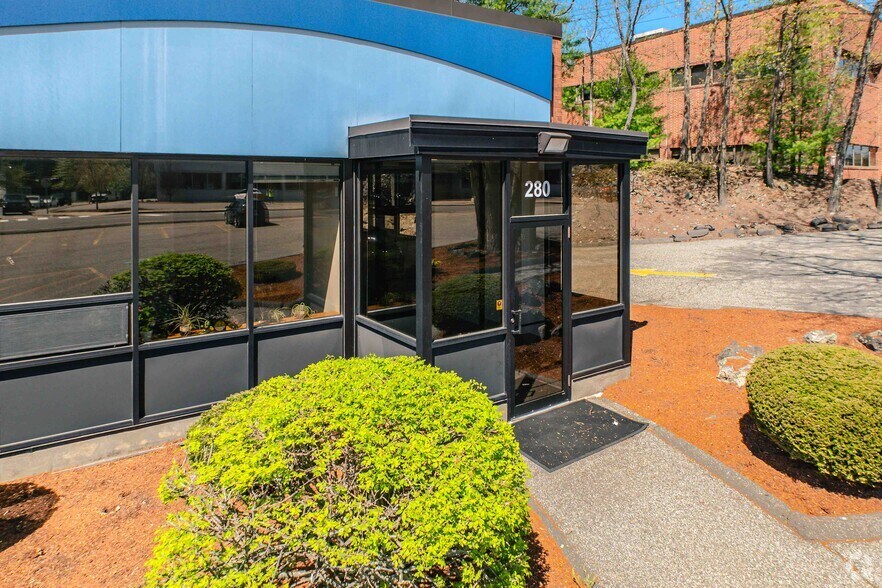 More Photos Of 280 Bear Hill Rd, Waltham Flex For Lease