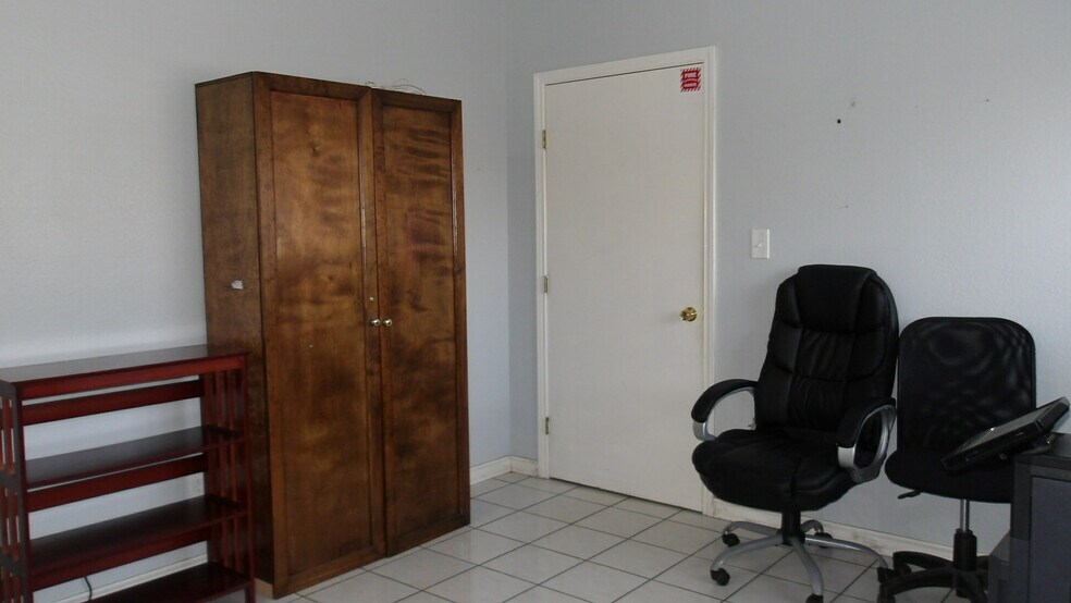 More Photos Of 505 Texas 100, Port Isabel Freestanding For Lease