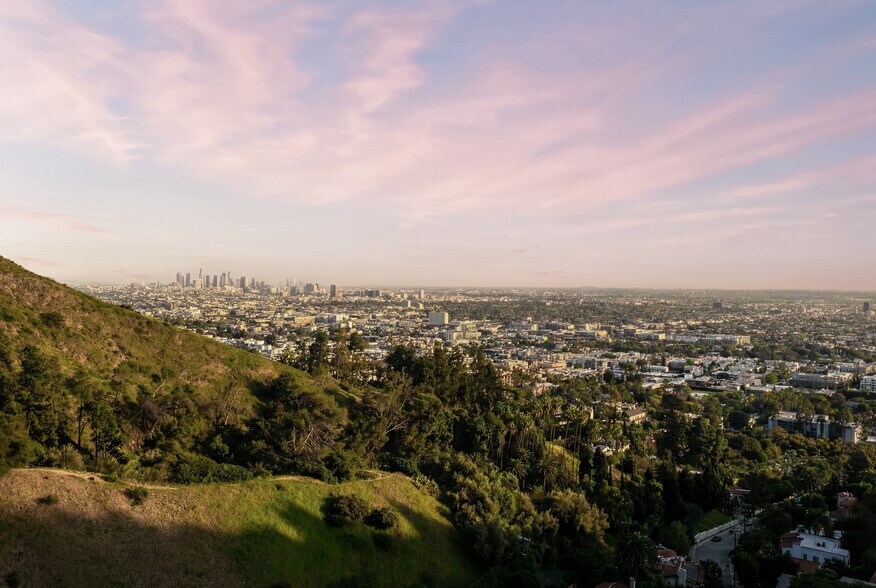 More Photos Of 2000 Wattles Dr, Los Angeles Flex For Sale