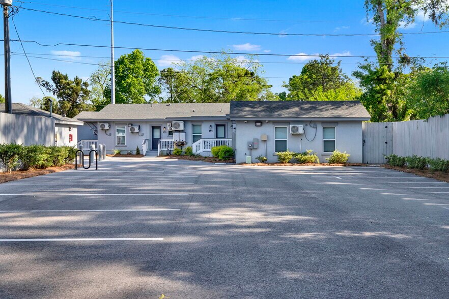 More Photos Of 733 W 52nd St, Savannah Apartments For Sale