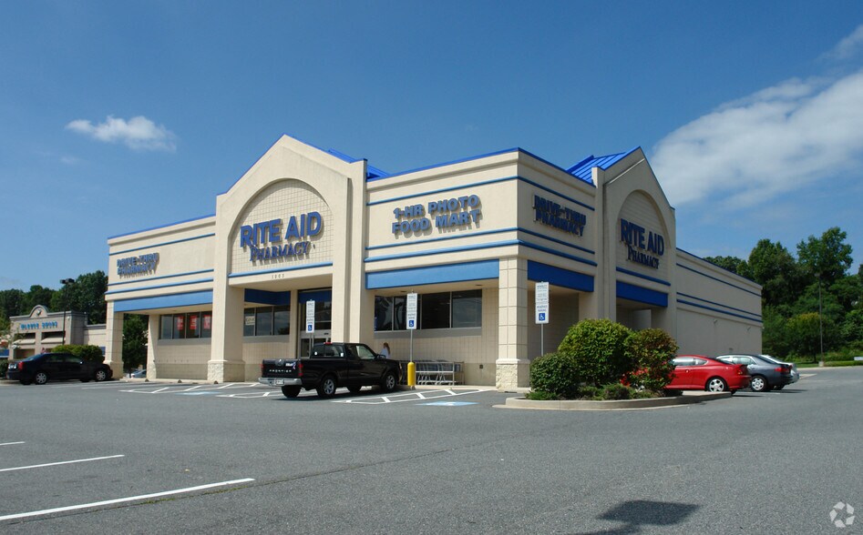 Primary Photo Of 1003 Pulaski Hwy, Havre De Grace Drugstore For Lease