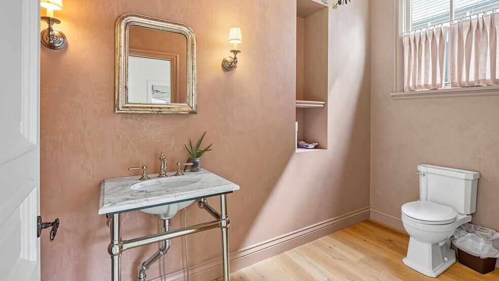 More Photos Of 1008 West Ave, Austin Unknown For Lease