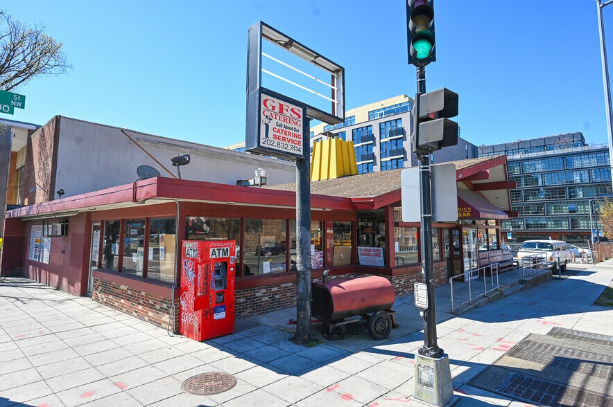 More Photos Of 700 V St NW, Washington Restaurant For Lease