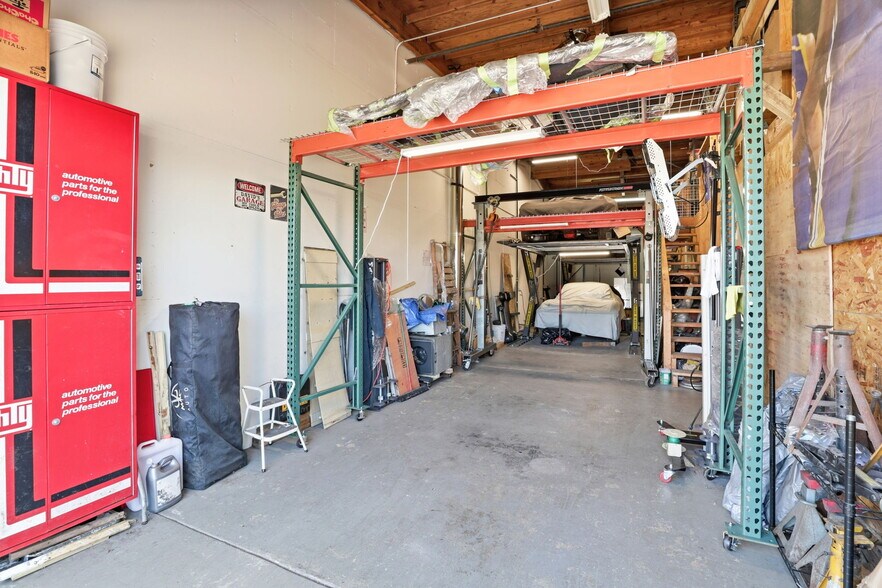 More Photos Of 580 Crespi Dr, Pacifica Warehouse For Sale