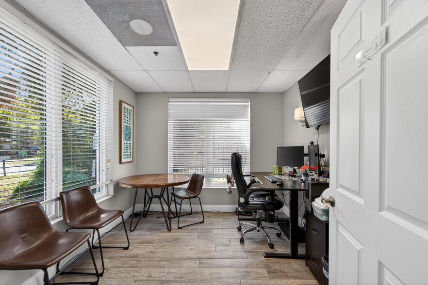 More Photos Of 3411 N 29th St, Tampa Office For Sale