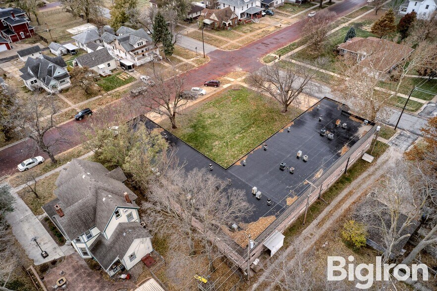 More Photos Of 525 I St, Fairbury Apartments For Sale