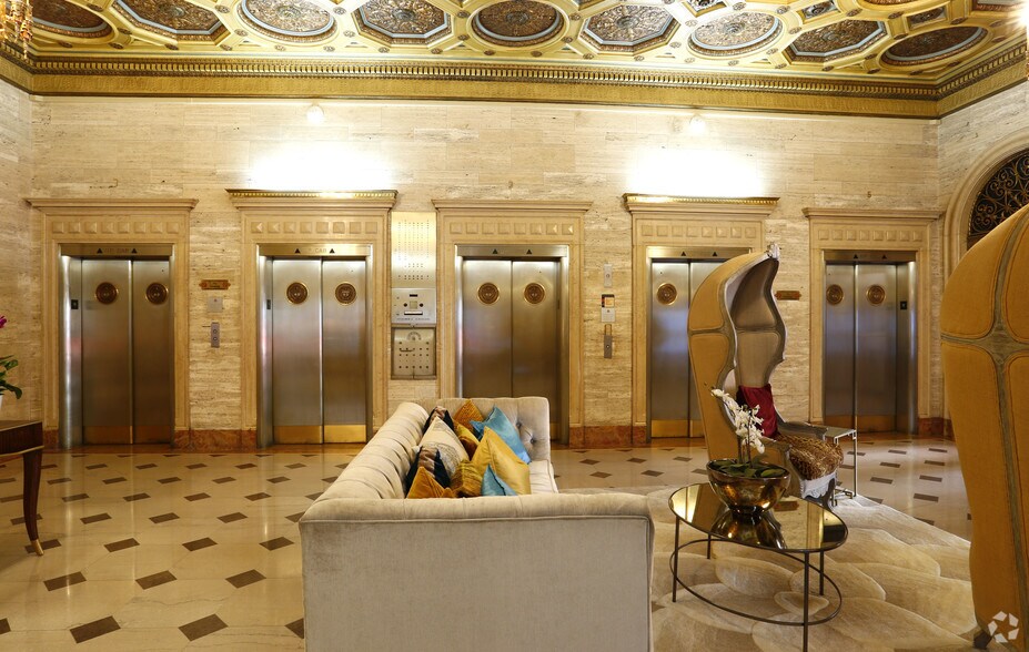 More Photos Of 105 W 4th St, Cincinnati Apartments For Lease