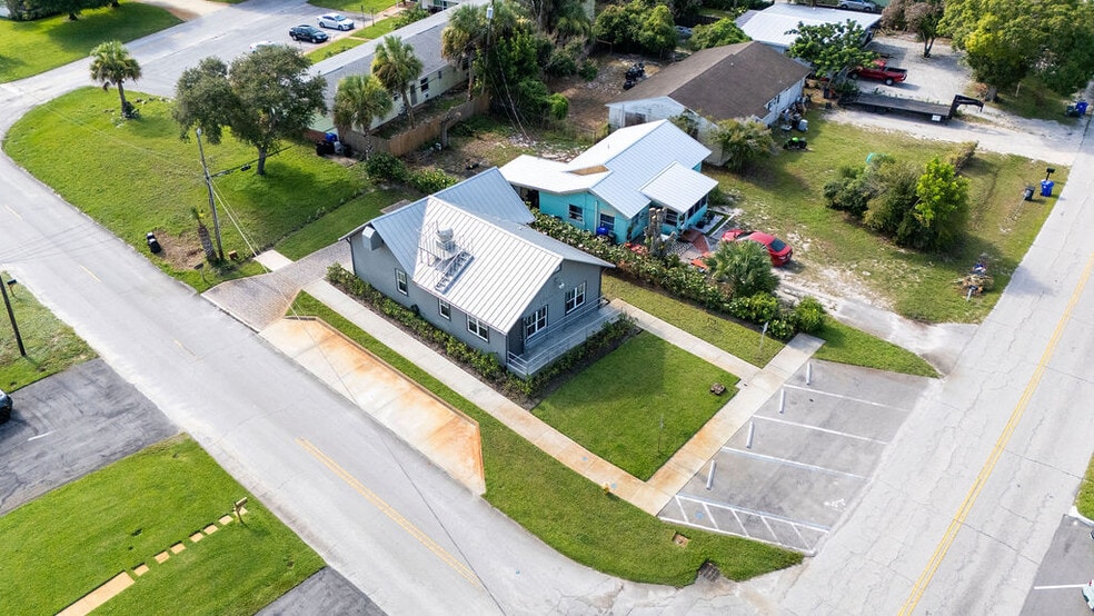More Photos Of 1766 14th Ave, Vero Beach Restaurant For Sale