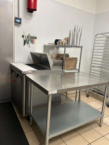 More Photos Of 50 S Forest Ave, Hartwell Storefront For Sale