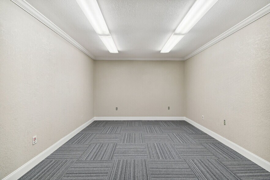 More Photos Of 1137 Bartow Rd, Lakeland Office For Lease