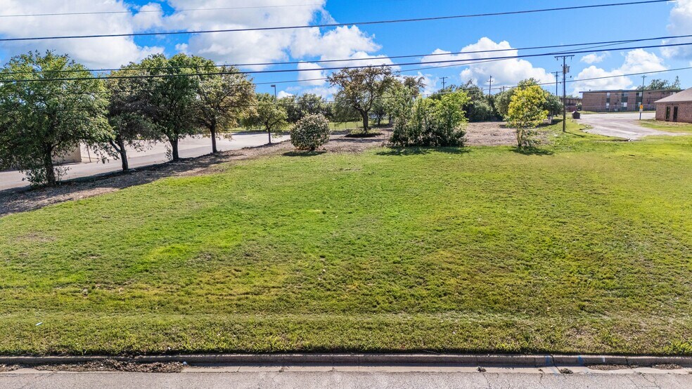 More Photos Of 720 N New Rd, Waco Land For Sale