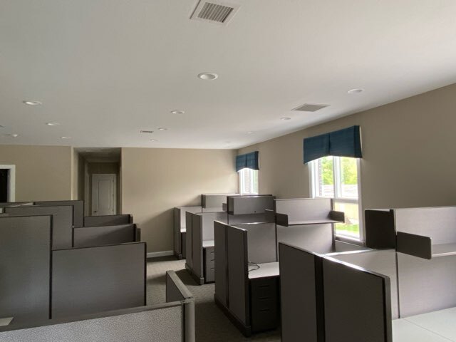 More Photos Of 800 S Washington St, Evans City Office Residential For Lease