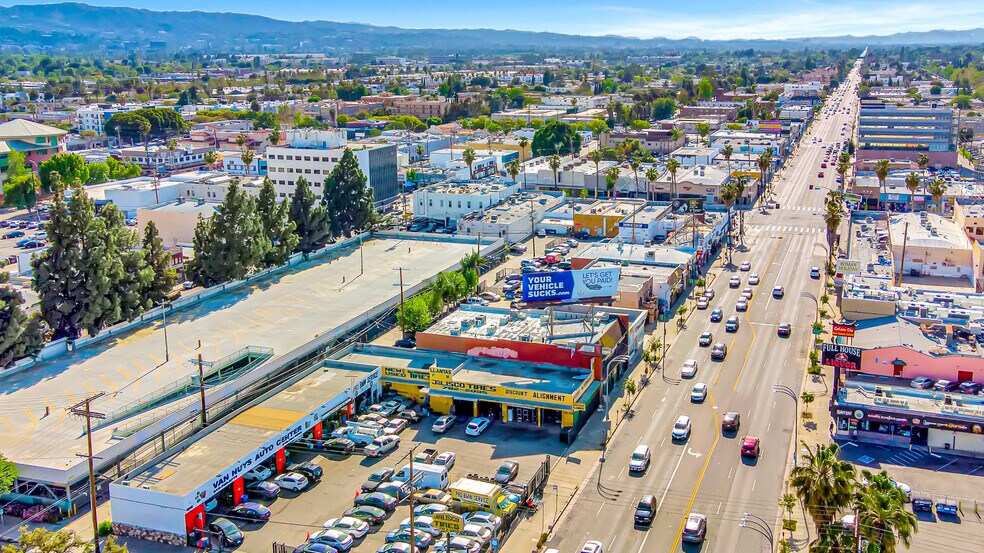 More Photos Of 14416 Victory Blvd, Van Nuys Office For Sale
