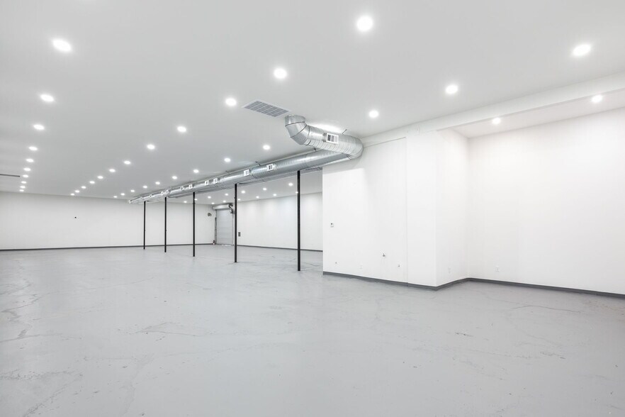 More Photos Of 14701 Calvert St, Van Nuys Warehouse For Sale