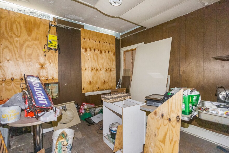 More Photos Of 2111 Germantown Ave, Philadelphia Bar For Sale