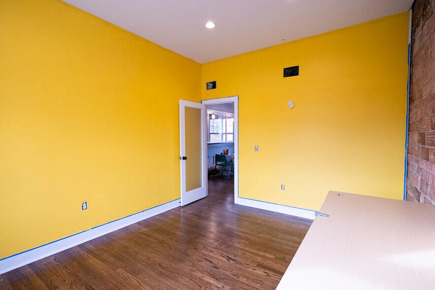 More Photos Of 23900-23908 Woodward Ave, Pleasant Ridge Office For Lease