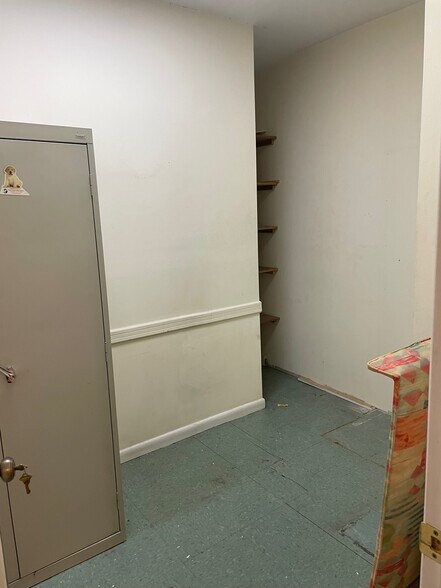 More Photos Of 441-451 W End Ave, New York Apartments For Lease