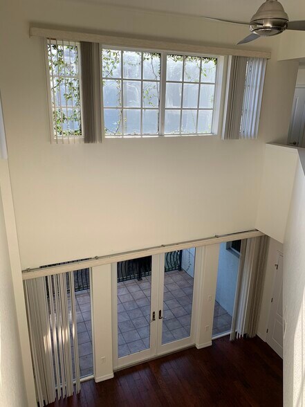 More Photos Of 128 S Beach St, Daytona Beach Apartments For Lease