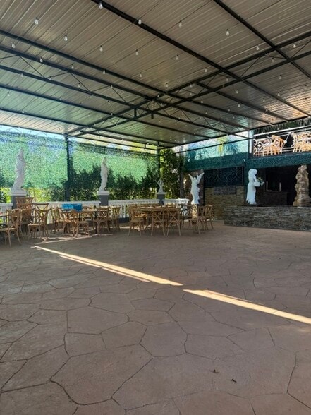 More Photos Of 6500 Foothill Blvd, Tujunga Restaurant For Sale