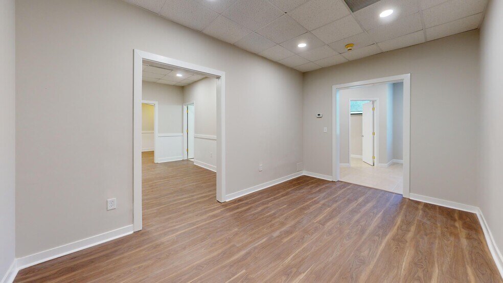 More Photos Of 130 N Gross Rd, Kingsland Medical For Sale