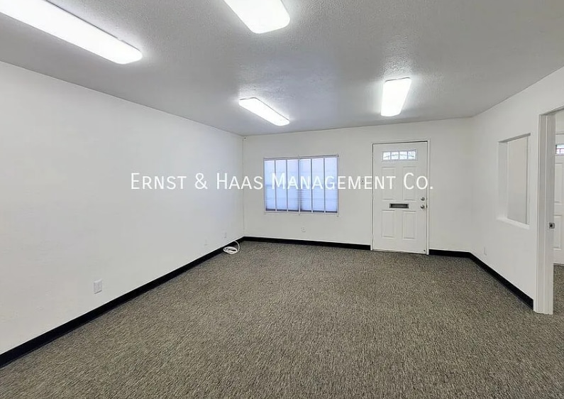 More Photos Of 5540 Atlantic Ave, Long Beach Office Residential For Lease