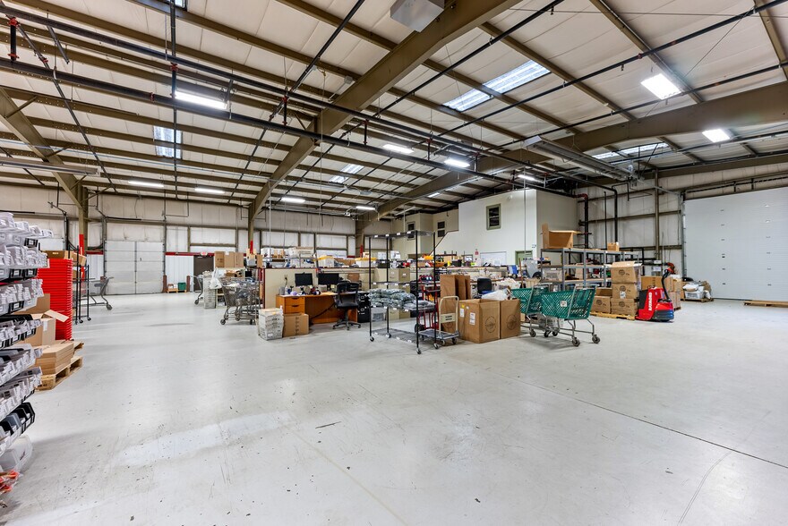 More Photos Of 6 Industrial Pky, Easthampton Manufacturing For Lease