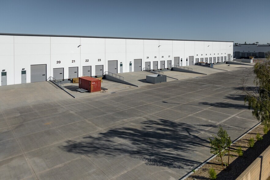 More Photos Of 13550 W Auto Dr, Goodyear Unknown For Lease