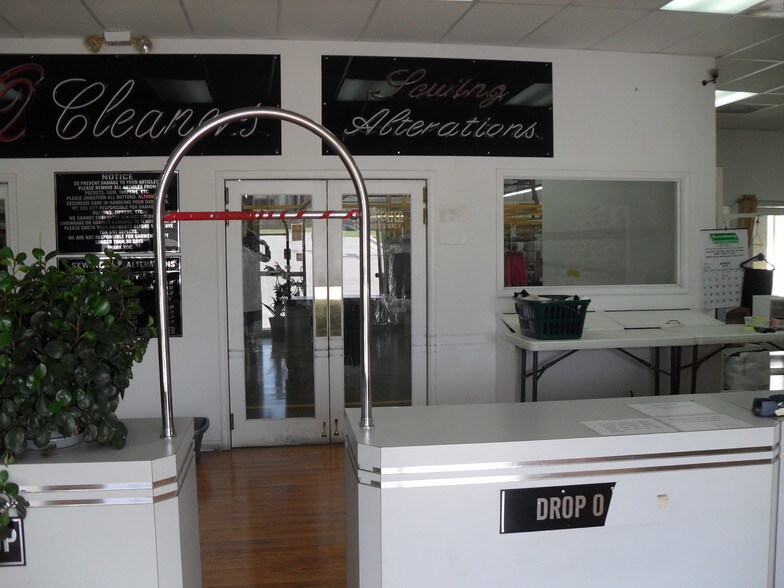 More Photos Of 201 W Stan Schlueter Loop, Killeen Freestanding For Sale