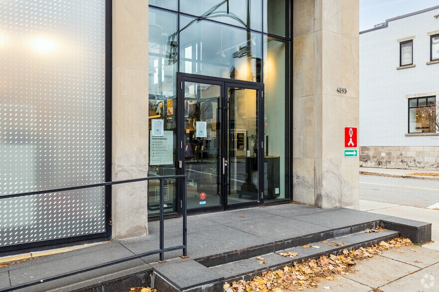 More Photos Of 4895 Rue Sherbrooke O, Westmount Storefront For Sale
