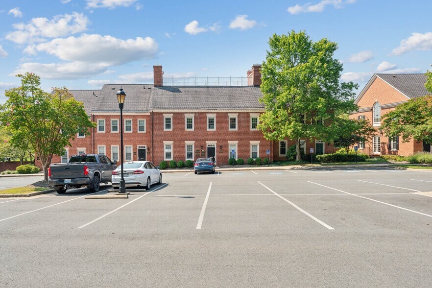 More Photos Of 10474 Armstrong St, Fairfax Medical For Sale