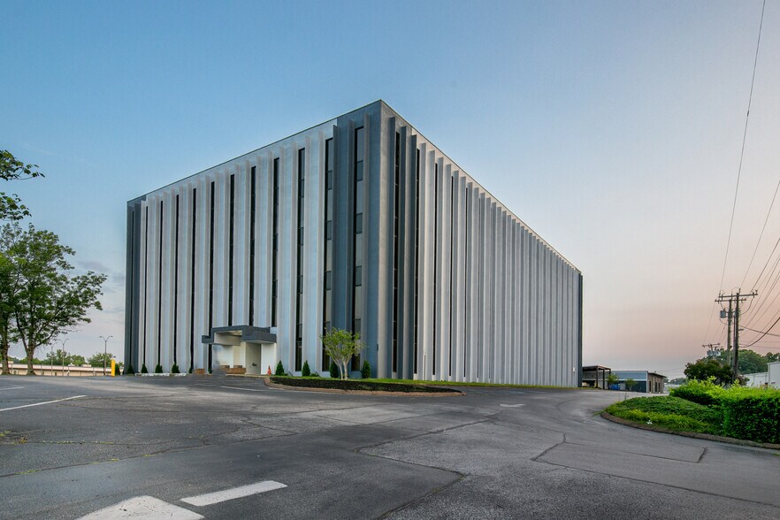More Photos Of 5751 Uptain Rd, Chattanooga Office For Lease