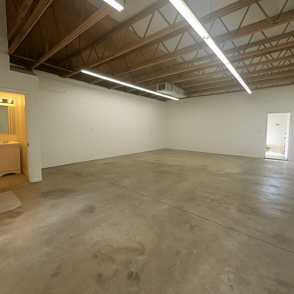 More Photos Of 2700-2724 W Osborn Rd, Phoenix Service For Lease