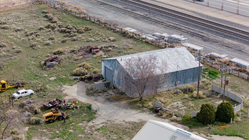 More Photos Of 609 E H St, Tehachapi Warehouse For Sale